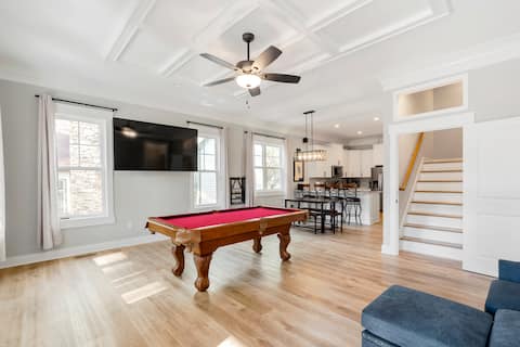 Top performing Airbnb: Pinehaven - Luxury Golf Retreat - Sleeps 32 in Pinehurst / Southern Pines