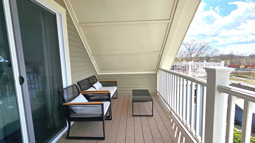 New Build XL Modern Home/UMass/Walk2TeneanBeach gallery image 3