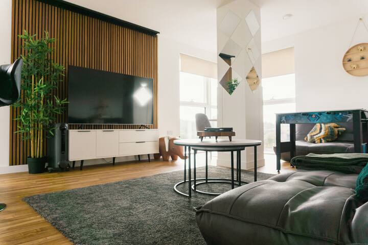 Manchester’s Luxurious 2 Bed Haven – Canal Views