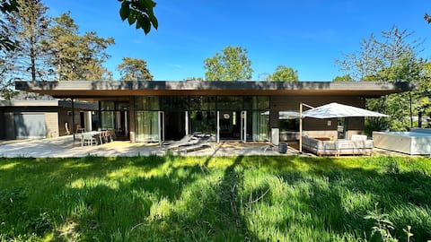 Kyhlsro - beach near design house