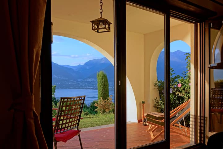 See- und Bergpanorama vom Sofa