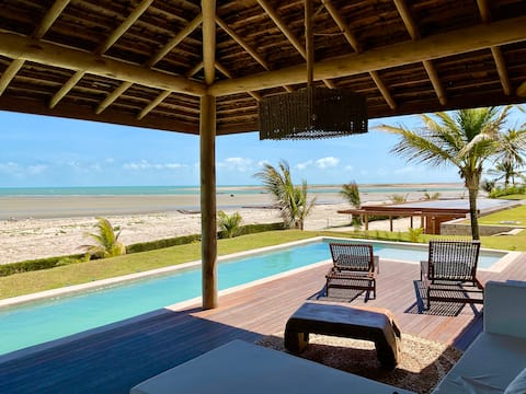 Casa do vento - luxury seafront Guajiru Island!
