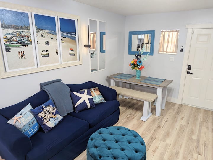 Pet Friendly! King Bed Discounts Weekly Monthly - Fort Pierce, FL