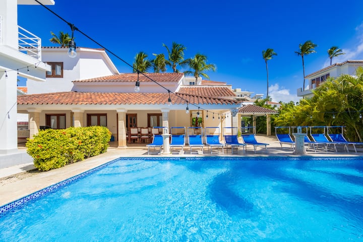 Huge Los Corales Villa | Pool & Beach Access - Punta Cana