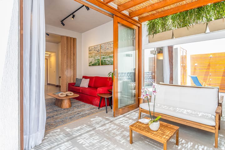 Charming Leblon: 2BR Renovated Gem