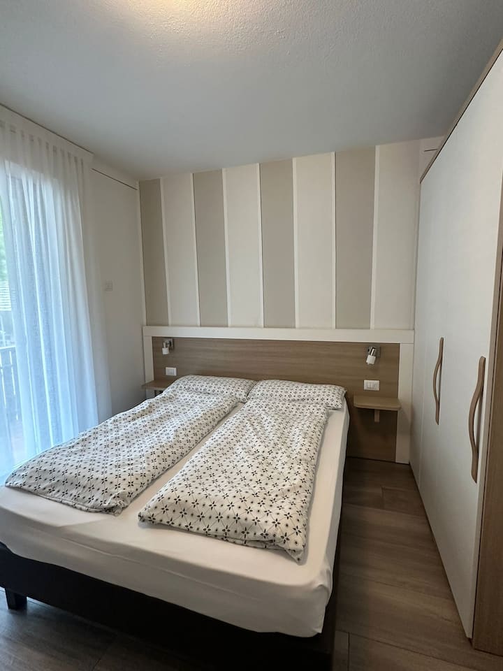 Спалня 2