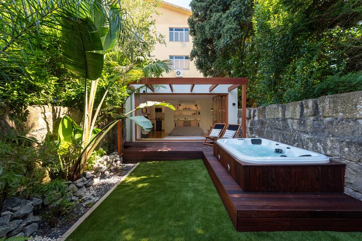 BmyGuest-The Marquis Luxury Garden Apartment (N76) gallery image 3