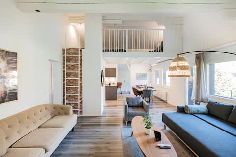 Top performing Airbnb: Unique Penthouse with Gallery and Mountain View in Kandersteg