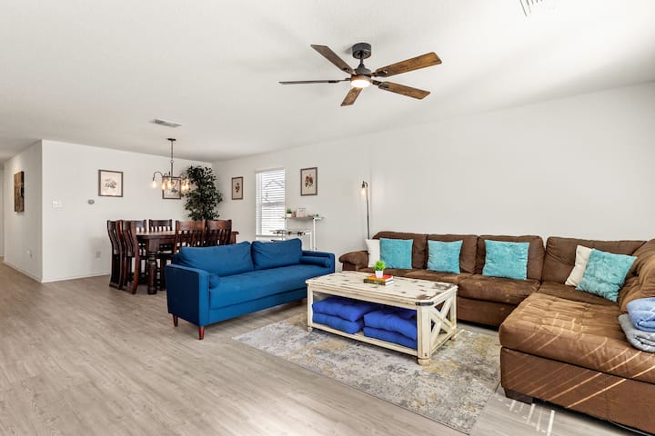 4 Bedroom Sweet Cozy Home Near Lackland/seaworld - San Antonio, TX