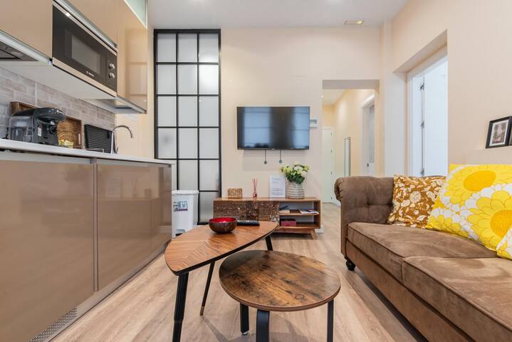 Bohemian Charm in the Latina. gallery image 2