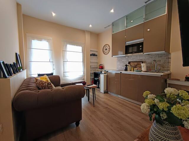 Bohemian Charm in the Latina. gallery image 5