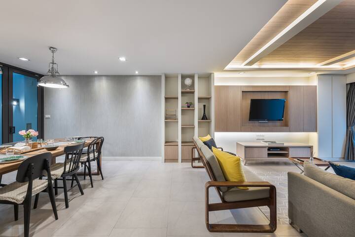 Modern Stay in Ekkamai &ThongLor +Airport Transfer gallery image 4