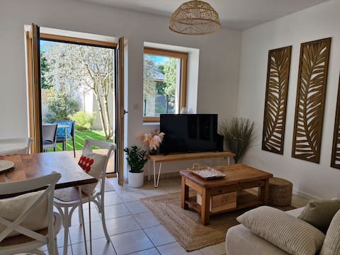 Adorable 2 bedroom, 3*, Private Terrace and Garden