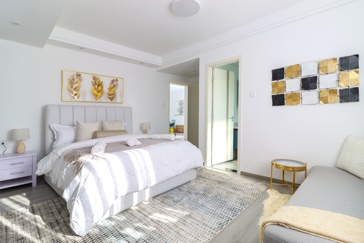 Modern Luxe 2BR w/ Gym, Golf, Tuck Shop & Views photo 5