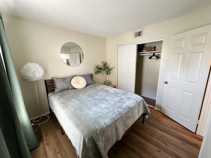 Downstairs bedroom with a queen bed. No stair access is required, perfect for those with mobility issues.