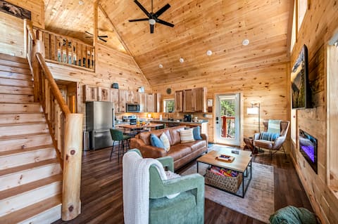 Successful Airbnb property: Modern Cabin: Arcade Loft, Hot Tub, Near Dollywood in Gatlinburg