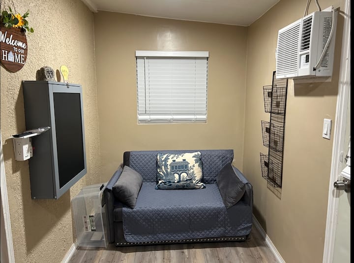 Cozy Private Stay - Simi Valley, CA