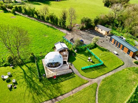 The Birds Nest with hot tub