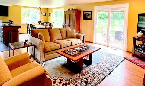 Bow Edison Forest Escape. Hot Tub. Dog Friendly