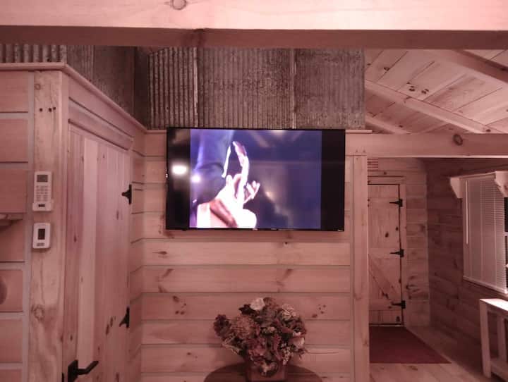 Hysteria Hollow Cabin - French Lick, IN
