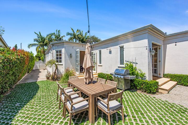 Lux Hancock Park Villa with HotTub gallery image 5