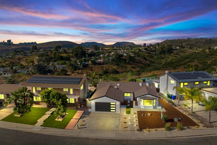 Private Hilltop Stay| Sunset Views+Stylish Comfort