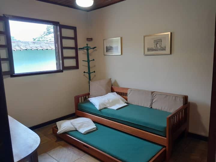 საძინებელი 4