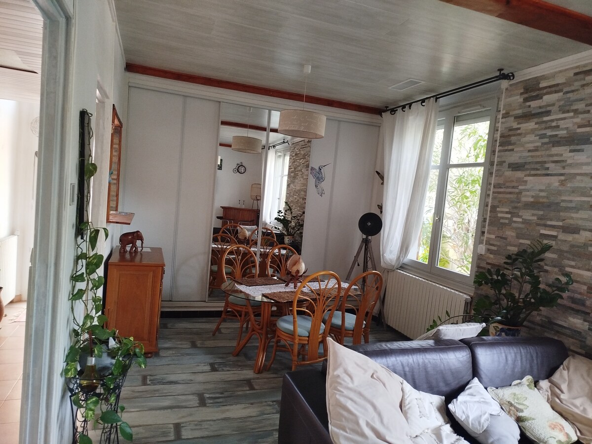 Propriété Airbnb réussie: Mireille's Cottage à Toulon