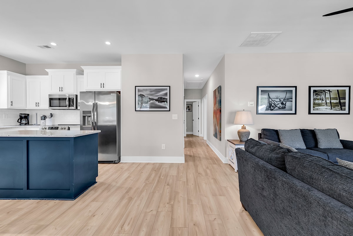 Popular Airbnb listing: Inlet Porch House in Murrells Inlet