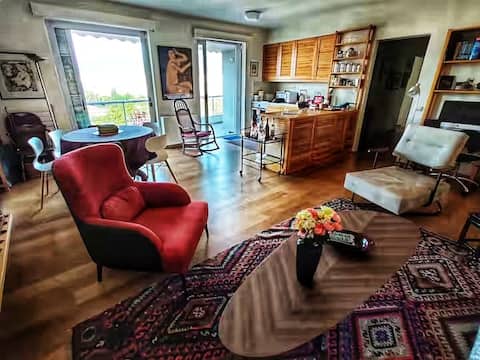 Popular Airbnb listing: Rent Apartment center Athens in κολωνακι λυκαβηττοσ