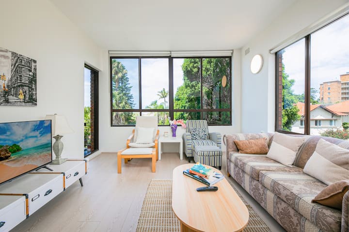 The North Pearl, Waterview | Train | Ferry - North Sydney