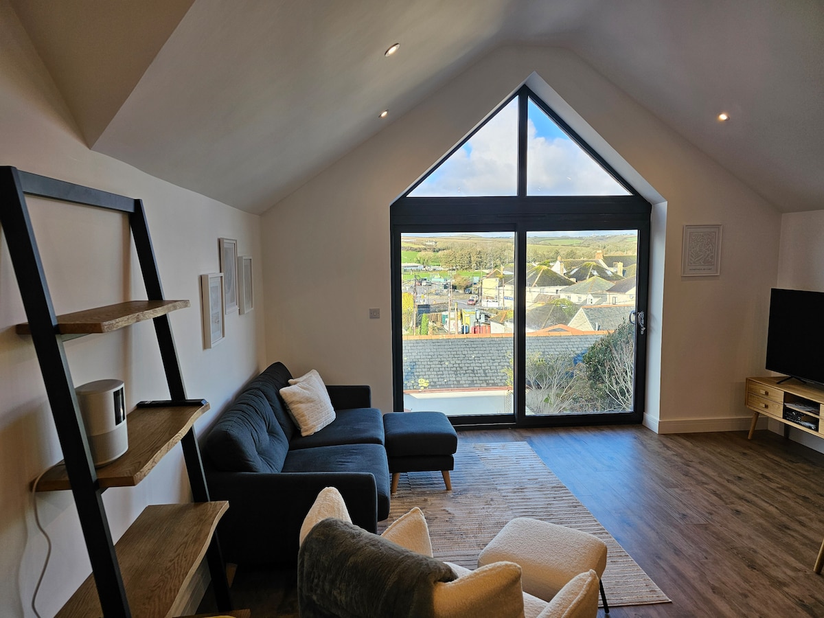 Top Airbnb: Private house overlooking picturesque Porthleven in Porthleven
