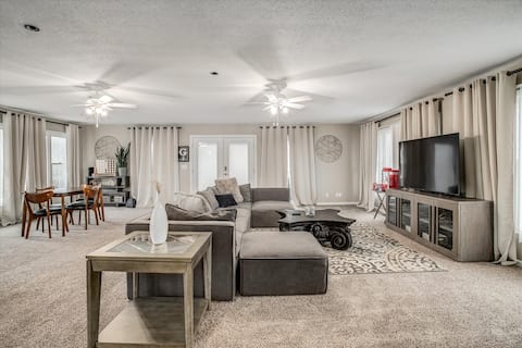 5 bd/ 4 ba - over 3000sqft 4 mins from Stadium