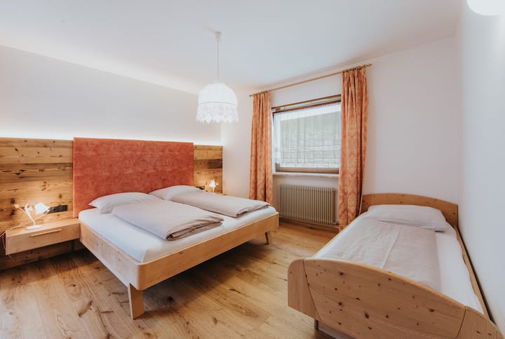 Veľká dvojlôžková izba s prístelkou