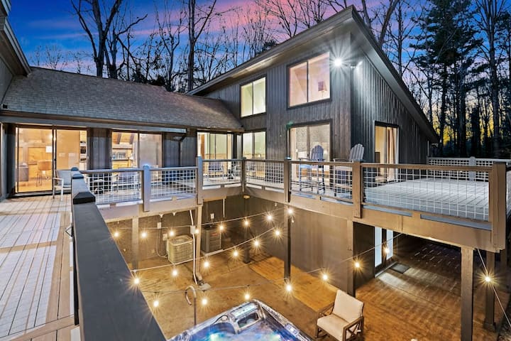 New! Hot Tub | King Beds | Near Avl And Asheville - Asheville, NC