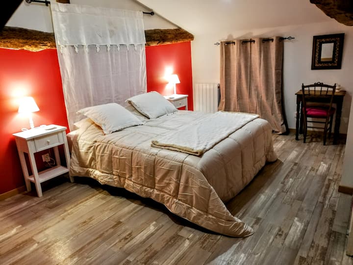 Lit double et rangements