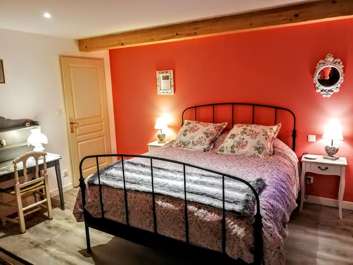 Lit double et rangements