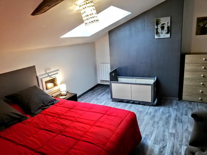 Lit double et lit bébé