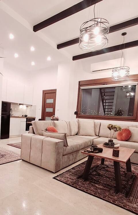 La Maisonette, Florina Center
