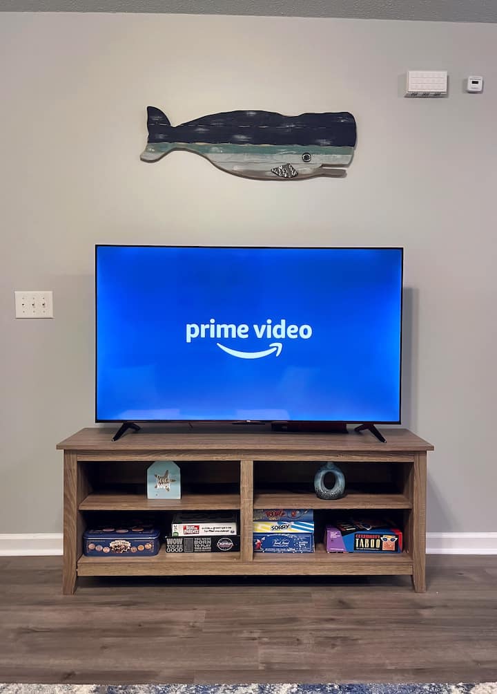 58"სმარტ-ტელევიზორი. შედით სტრიმინგის ნებისმიერ ანგარიშში! Ხელმისაწვდომია სამაგიდო თამაშები და ბარათები