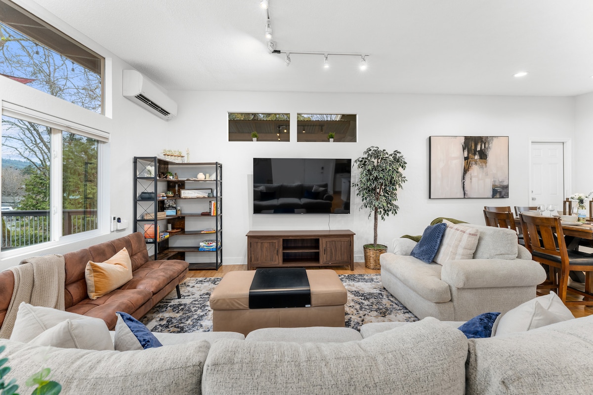 Მისაღები ოთახი გთავაზობთ უამრავ კომფორტსა და კომფორტს, რაც თქვენს სტუმრობას მაქსიმალურად გაგიმარტივებთ. 