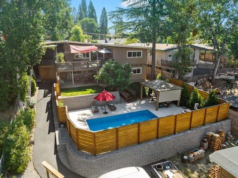Game Room/Pool/Hot Tub/75 inch TV/1000mbps