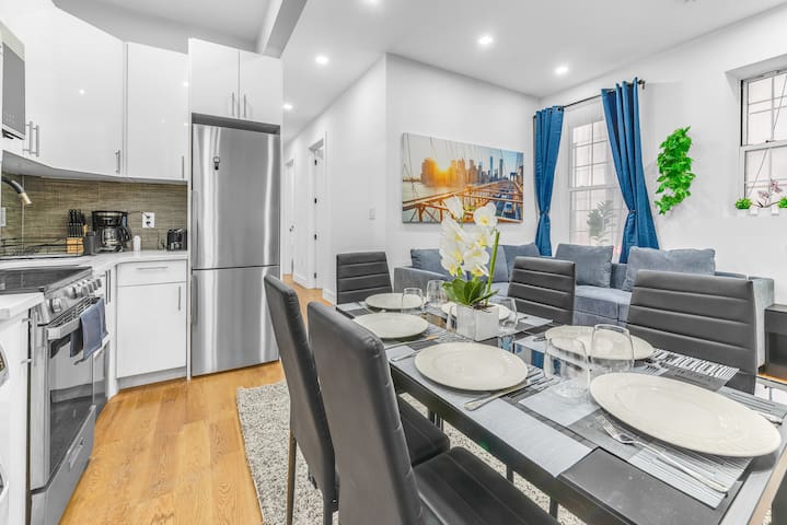 4 Bed 2 Bath Apartment in the Financial District