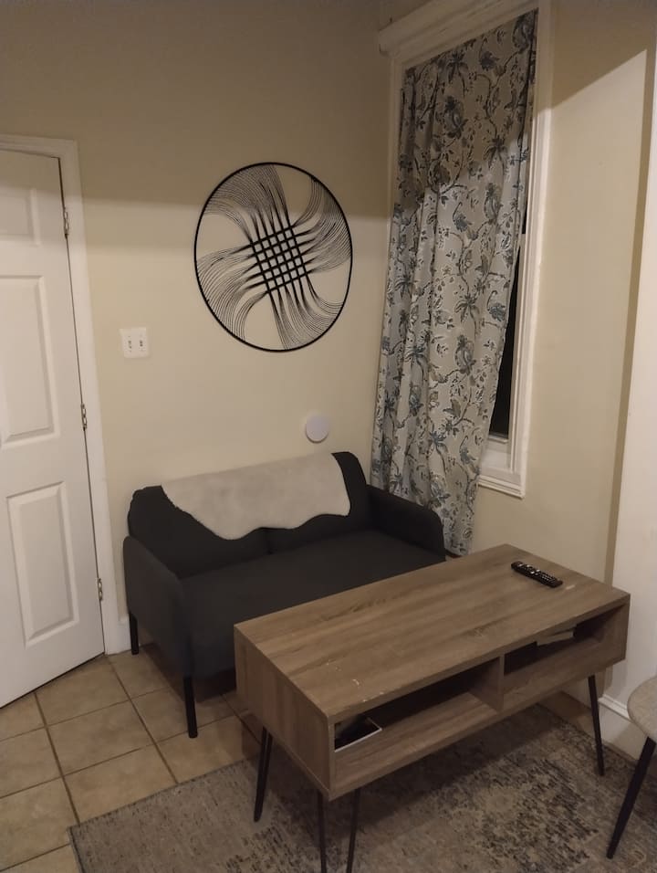 Simply 1br Queen (Apt 2) - Philadelphia, PA