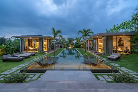 Brand New Luxurious 6BR Villa with A Huge Pool