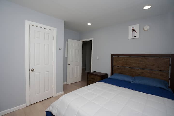 Დატკბით სტილით, საძინებელში იდეალური დასვენება გელით. Დაჯავშნეთ ახლავე ნეტარი ღამეებისთვის! 