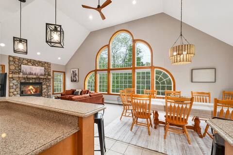 Sprawling 9BR Near Loon: Theater/Game Room/River