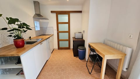 Successful Airbnb property: Beautiful studio - quiet area in Aulnay Sous Bois