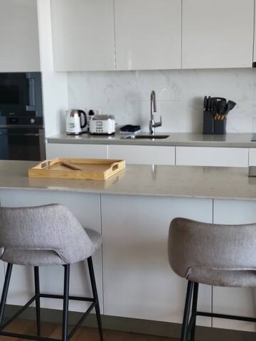 Penthouse 2302 gallery image 2