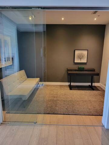 Penthouse 2302 gallery image 3